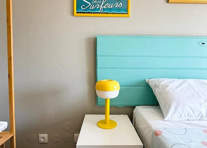 בית הארחה Side