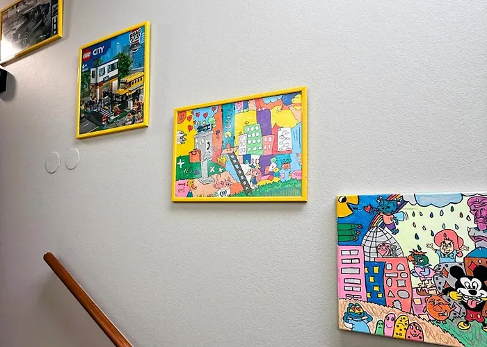 בית הארחה Side